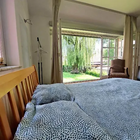 Gasthuis R24, Rose House *
