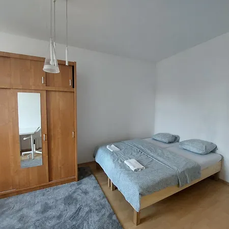 R24, Rose House Penzion