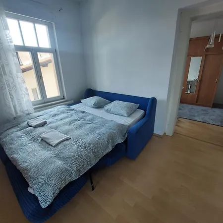 R24, Rose House Lublaň