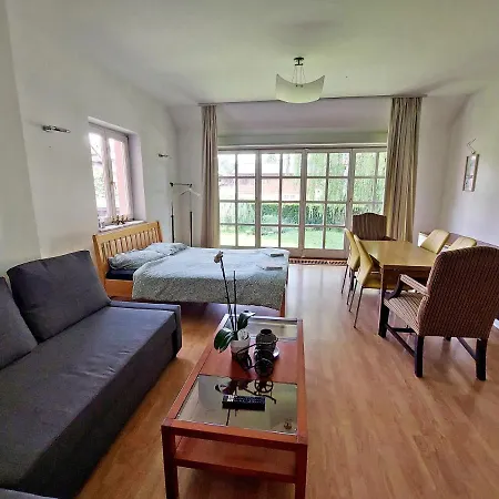 R24, Rose House بيت ضيافة